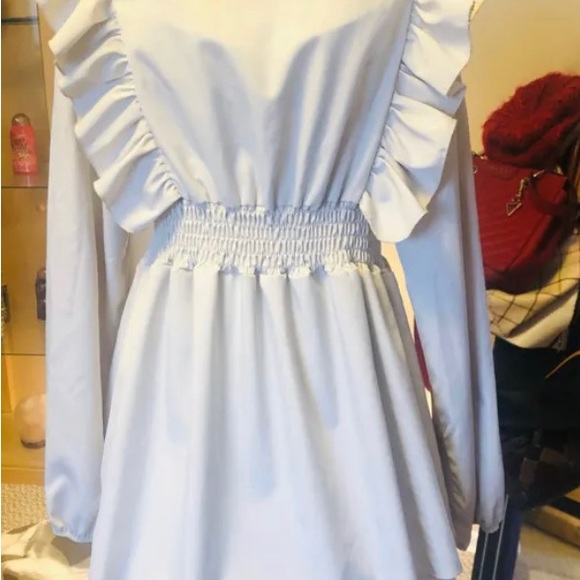 Beautiful silky tiered dress - Picture 1 of 3